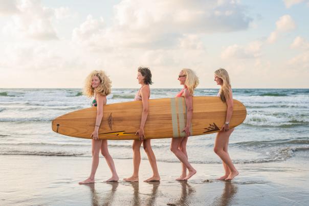 Girls-beach-surf
