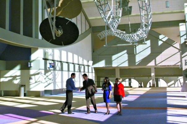 con_center_interior2__w640