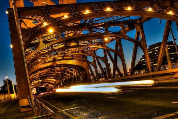 tower_bridge_in_sacramento_w640
