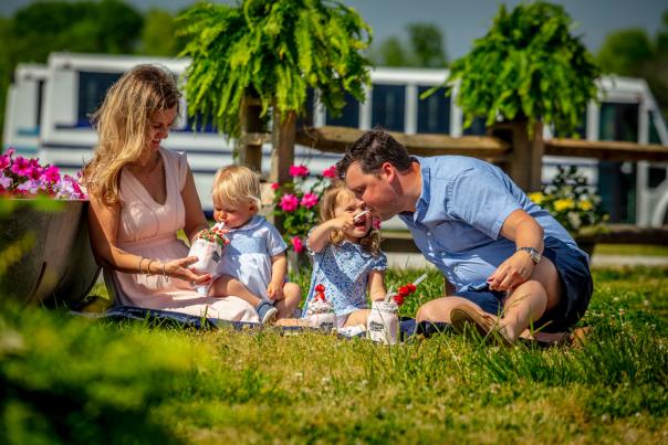 Family eating ice cream at Patterson Farm