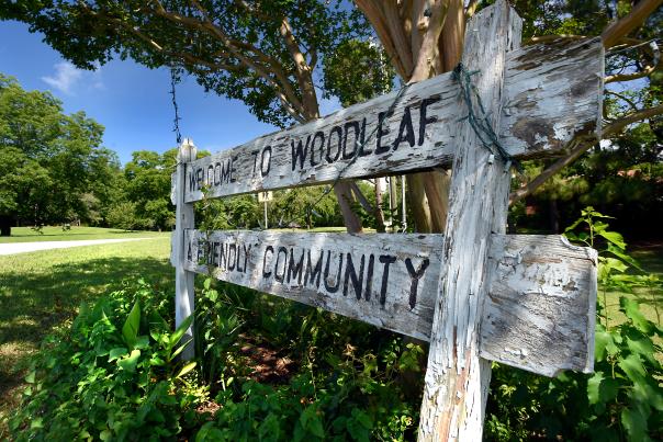 Woodleaf Community Sign