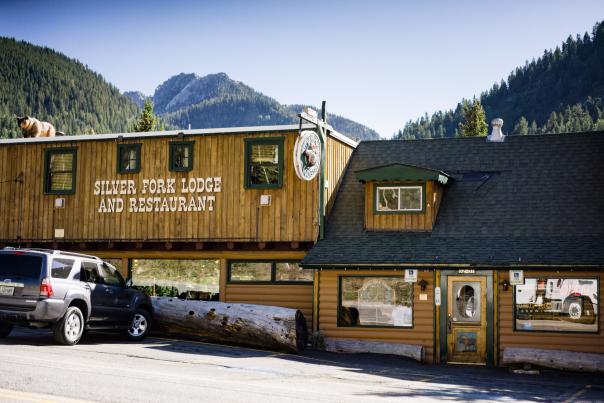 Image of the outside of Silver Fork Lodge and Restaurant