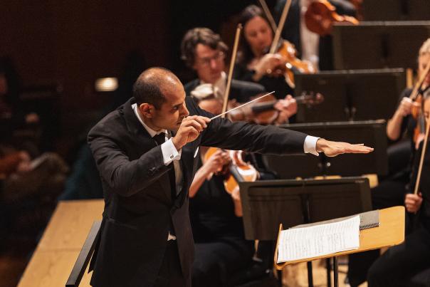 Fawzi Haimor conducts Carmina Burana, a thrilling Masterwork performance