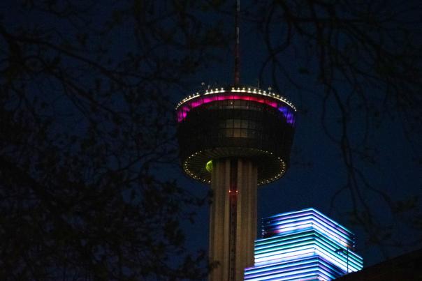 Tower-of-Americas-night
