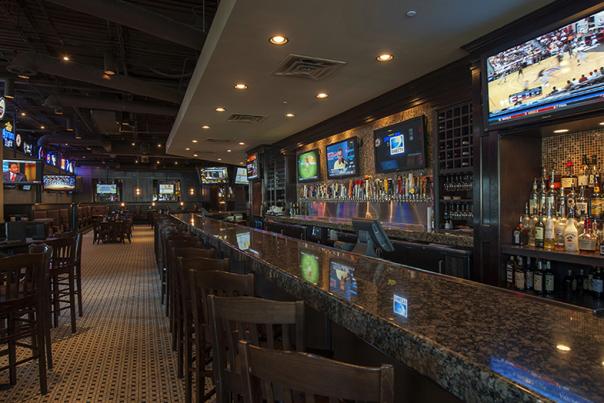 Sandy Springs' Hudson Grille bar area