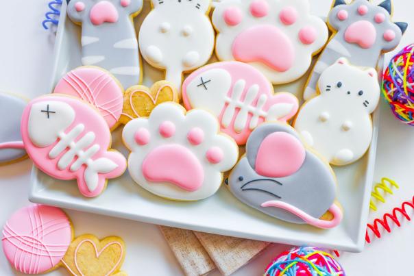 cat themed cookies