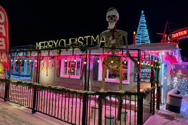 Arts Tavern Glen Arbor Christmas Decor