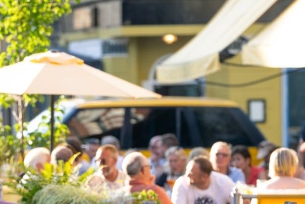 Oxford-Street-al-fresco-dinners