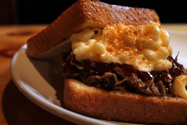 pulled+pork+mac+and+cheese+edit