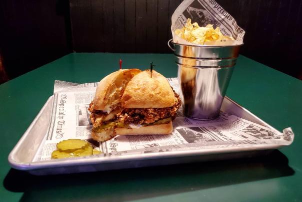 Guu's sandwich and chips