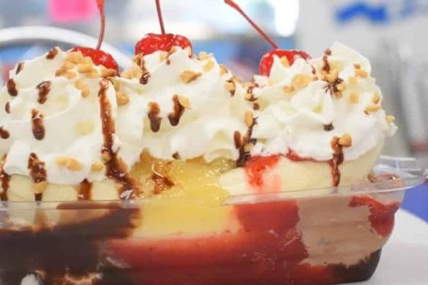 Strawberry Hill banana split