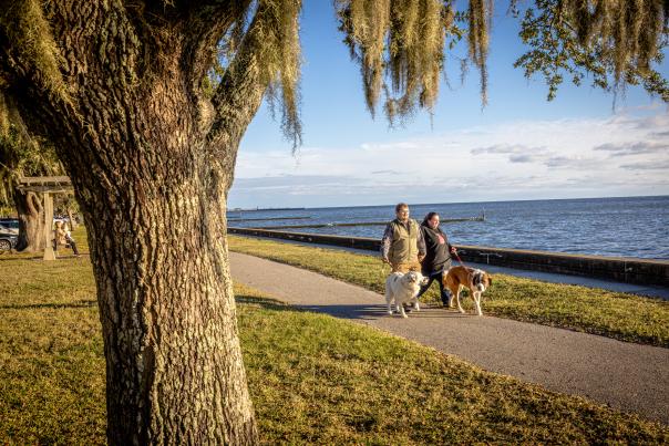 Stroll the Mandeville Lakefront