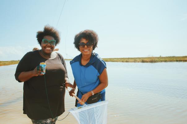 Loving This Life Jada and Brandy Evans, crabbing