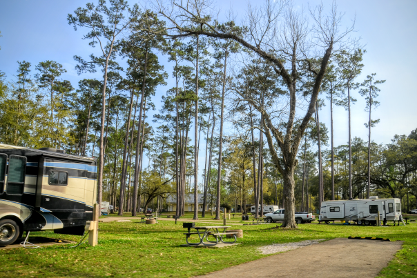 Camping at Fairview Riverside State Park