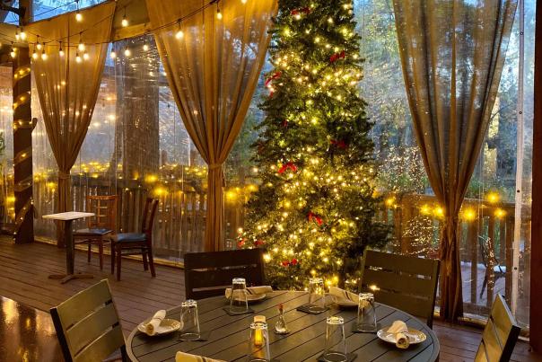 Christmas dining at Palmettos on the Bayou