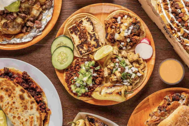 Tacos Los Cholos food