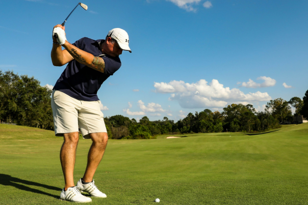 Man playing Speedgolf at Temecula Creek Inn