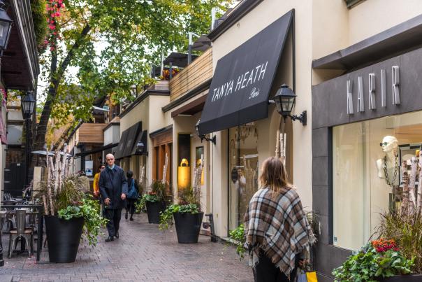 The laneways and shops of Yorkville Village