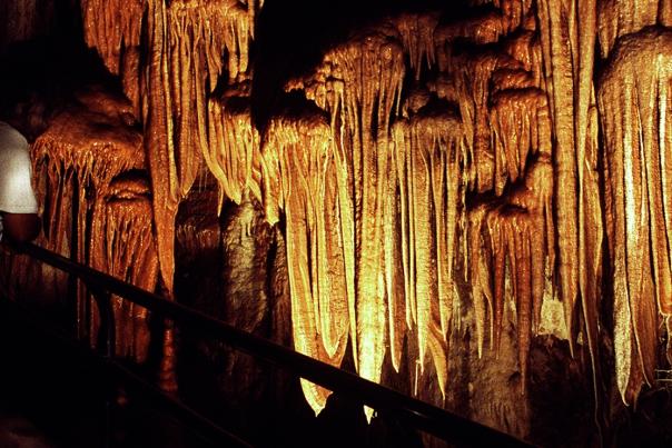 karchner-caverns-throne-room-overlook
