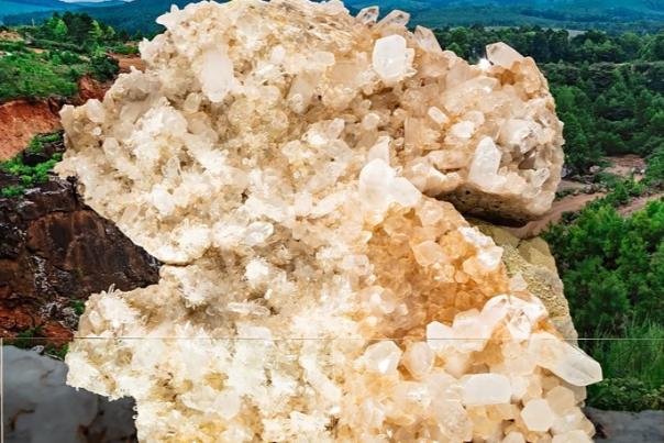 Photo of the Berns Crystal on display