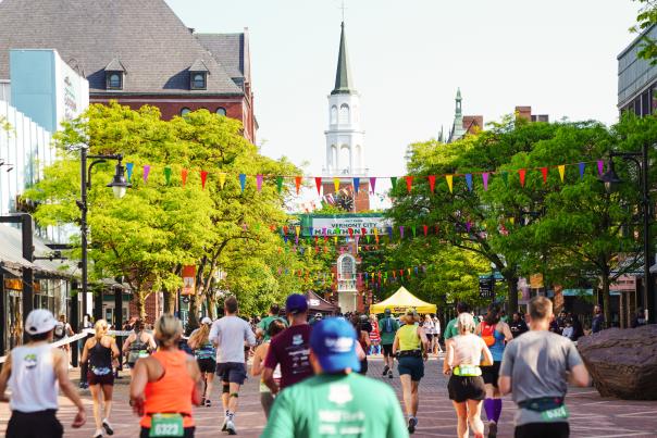 Photo of Church Street full of tourists and people running the Burlington City Marathon