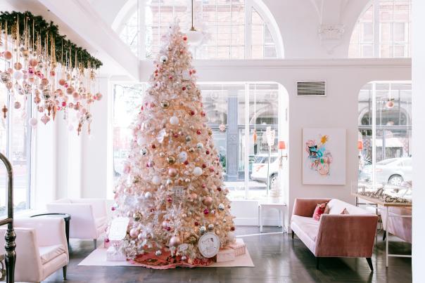 Quirk Hotel, holidays
