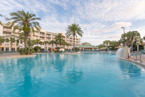 holiday-inn-club-vacation-cape-canaveral-pool-palms-mclaren-family