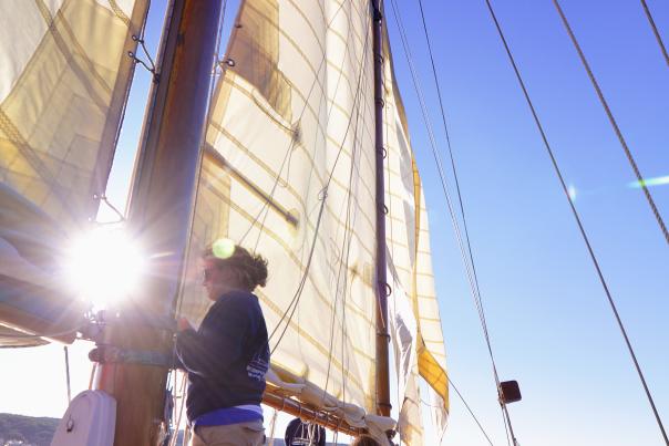 schooner-excursions-sailing-photo-credit-stu-gallagher-photography