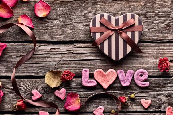 hearts and flowers on barn board