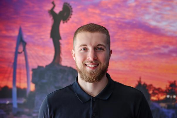 Drake Holmes Headshot