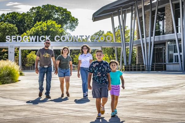Hispanic family at the Sedgwick County Zoo