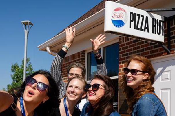 Pizza Hut People Selfie