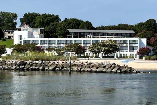 Yorktown Beach Hotel on the York River