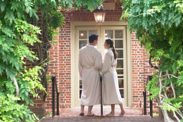 Couple at Spa Colonial Williamsburg