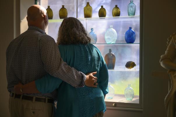 Couple embracing at the Winterthur Museum, Garden & Library