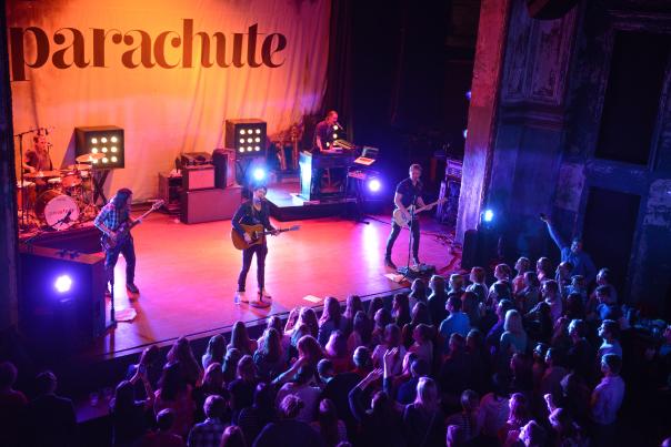 Parachure at the Queen