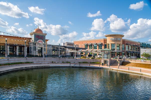 Restaurants near The Woodlands Waterway at The Woodlands Mall