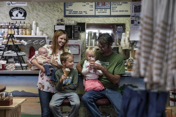 Dirty-Sallys-General-Store---Ten-Sleep---Ice-Cream-Food-Drink-Kids-Cafe---2019-Thats-WY-Campaign---Washakie-County-(4)-custom