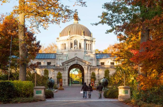 Entrance to Bronx Zoo in the fall foliage