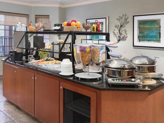 Hot Deluxe Breakfast Buffet