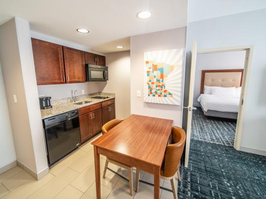 2 Queen Studio Kitchen