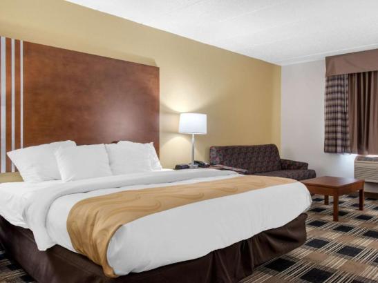 1 King Bed