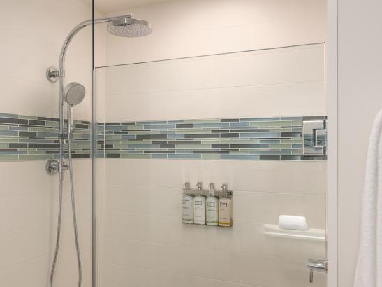 EVEN Hotel: Shower in every room