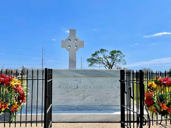 Mahalia Jackson’s Gravesite