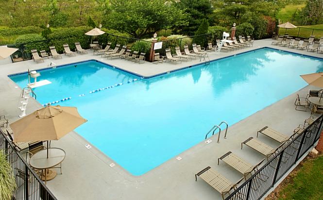 Doubletree by Hilton Annapolis pool.