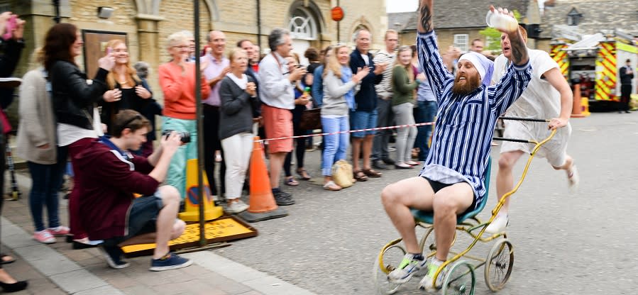 Bampton Shirt Race (photo James Wildman)