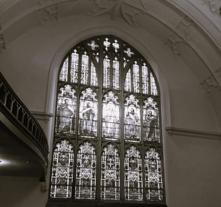 Reid Center Window Black/White