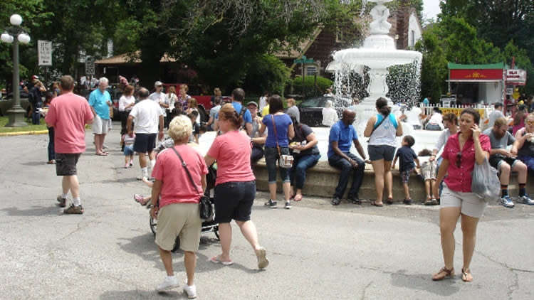 Woodruff Place Flea Market