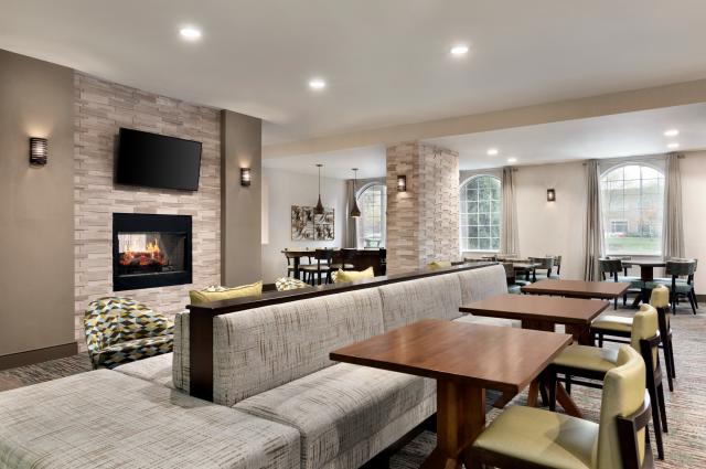 Homewood Suites Lounge