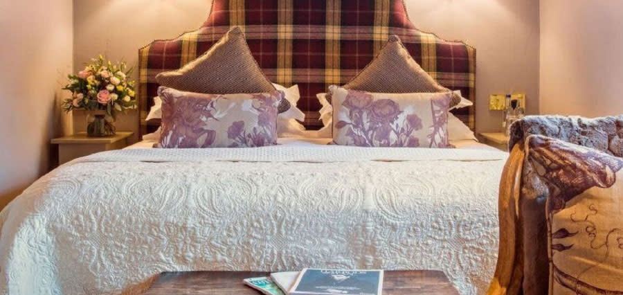 Broadway Romance at the Lygon Arms